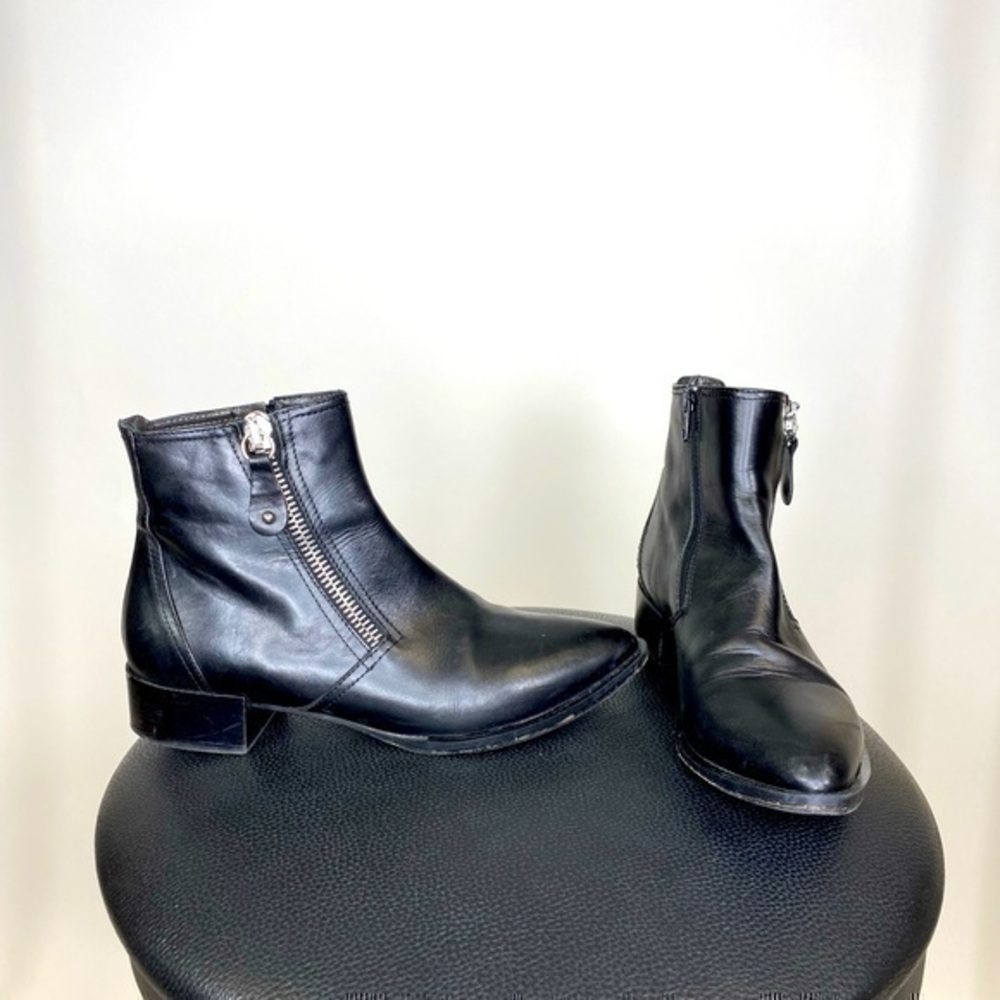 Napoleoni Black Leather Pointed-Toe Ankle Booties